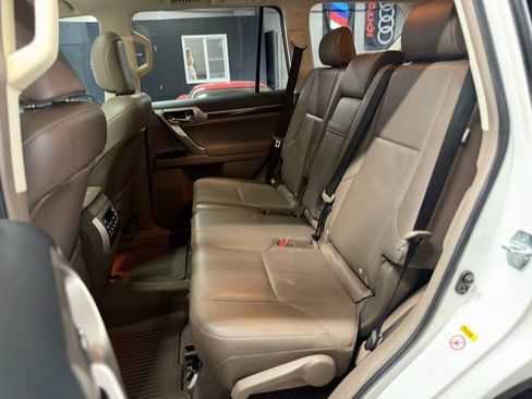 Used 2018 Lexus GX 460 Premium w/ Premium Package AWD/4WD image 22