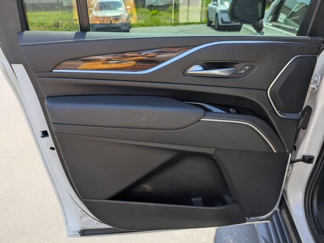 Used 2023 Cadillac Escalade ESV Premium Luxury w/ LPO, Floor Liner Package AWD/4WD image 29