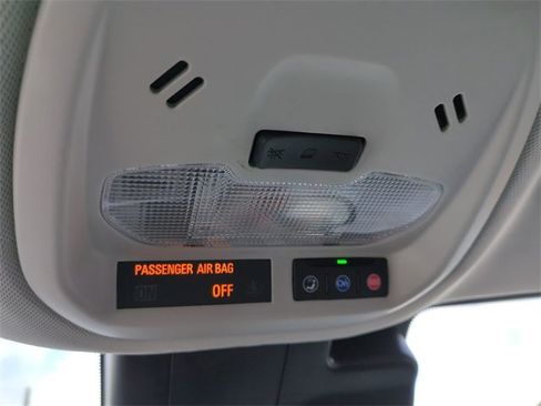 Certified 2025 Chevrolet Trax LT image 22