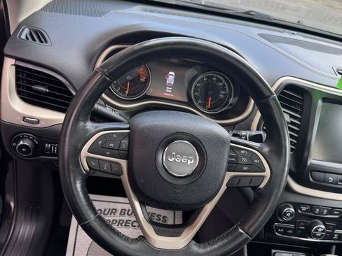 Used 2016 Jeep Cherokee Limited AWD/4WD image 9