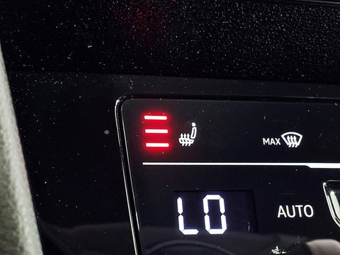 Used 2023 Volkswagen Arteon SE image 16