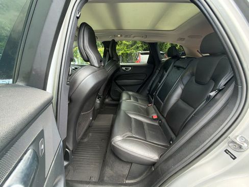 Certified 2023 Volvo XC60 B5 Ultimate w/ Climate Package FWD image 20