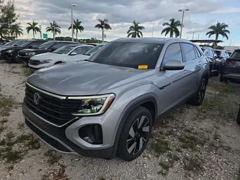 Certified 2024 Volkswagen Atlas Cross Sport SE FWD image 1