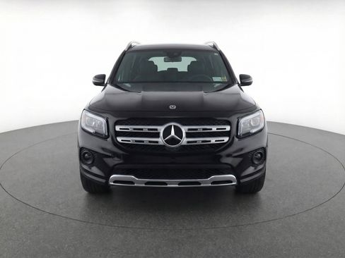 Used 2025 Mercedes-Benz GLB 250 4MATIC image 2