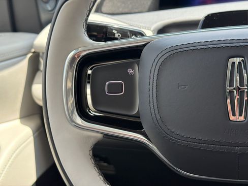 New 2026 Lincoln Navigator Reserve AWD/4WD image 26