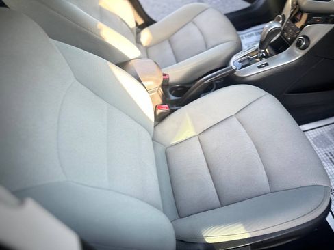 Used 2014 Chevrolet Cruze LT FWD image 18