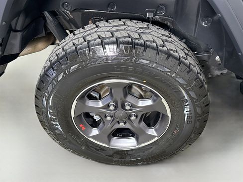 Used 2020 Jeep Wrangler Unlimited Rubicon w/ Dual Top Group image 33