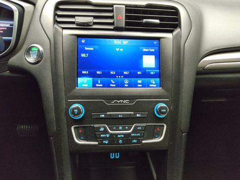 Used 2019 Ford Fusion SE w/ Equipment Group 151A image 25