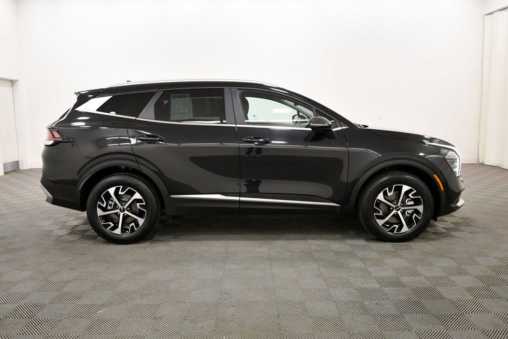 Certified 2024 Kia Sportage EX AWD/4WD image 9