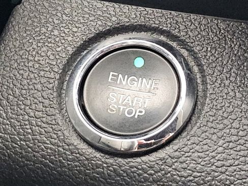 Used 2015 Ford F150 Platinum w/ Equipment Group 701A Luxury image 16