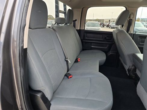 Used 2018 RAM 2500 Tradesman w/ Chrome Appearance Group image 29