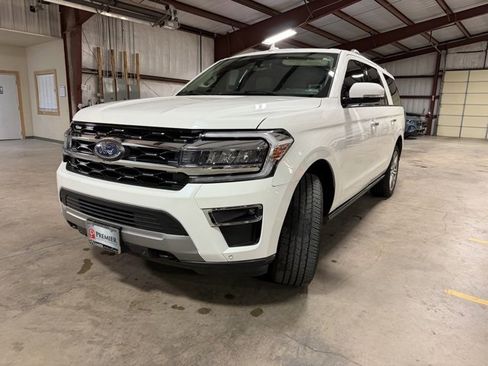 Used 2022 Ford Expedition Max Limited image 3
