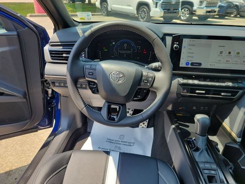 Used 2026 Toyota Camry SE w/ Multimedia Upgrade Package FWD image 17