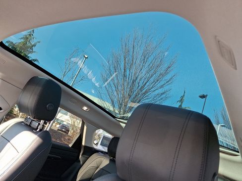 Used 2020 Land Rover Range Rover Evoque SE image 14