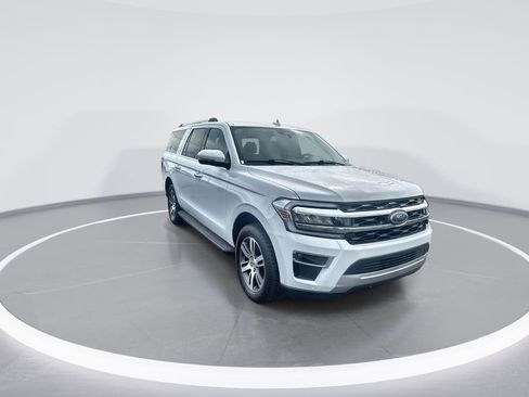 Used 2024 Ford Expedition Max Limited AWD/4WD image 2