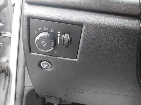Used 2018 Jeep Grand Cherokee Altitude AWD/4WD image 19