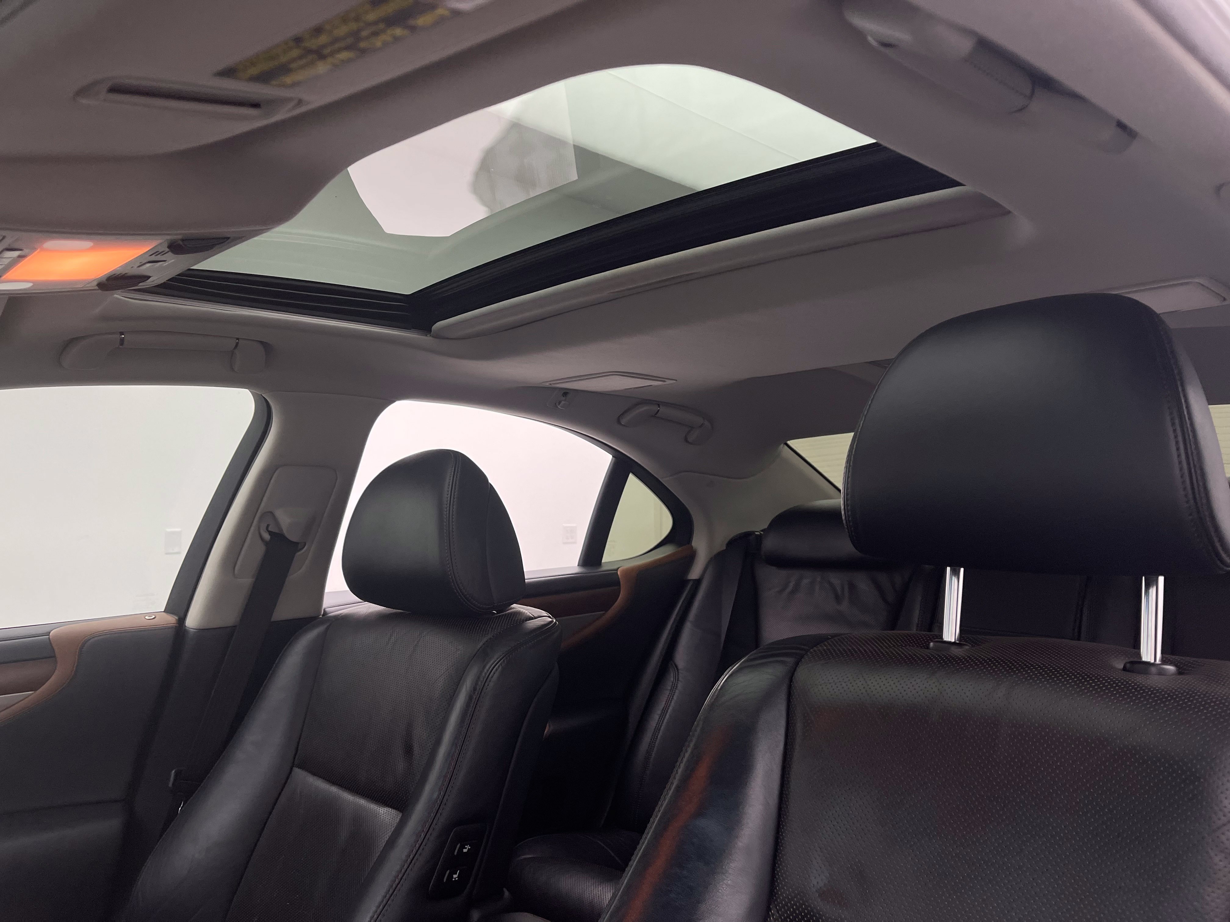 Used 2013 Lexus LS 460 AWD w/ Comfort Pkg image 6