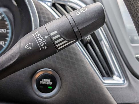 Used 2018 Chevrolet Malibu LT image 24