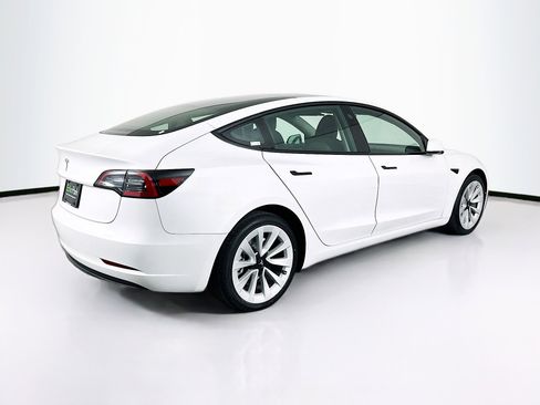 Used 2023 Tesla Model 3 Standard Range image 9