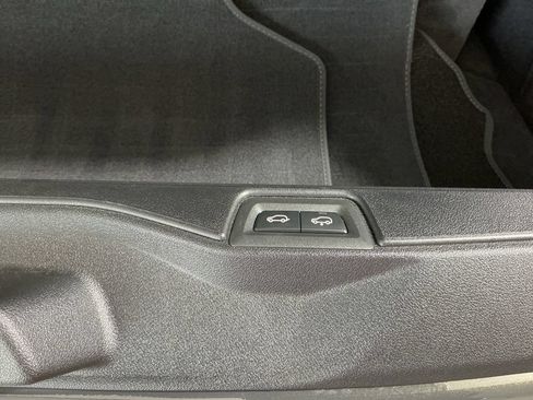 Certified 2025 BMW X7 M60i AWD/4WD image 35