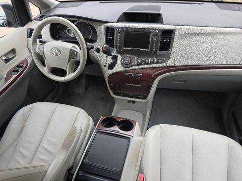 Used 2012 Toyota Sienna XLE w/ Premium Pkg FWD image 22