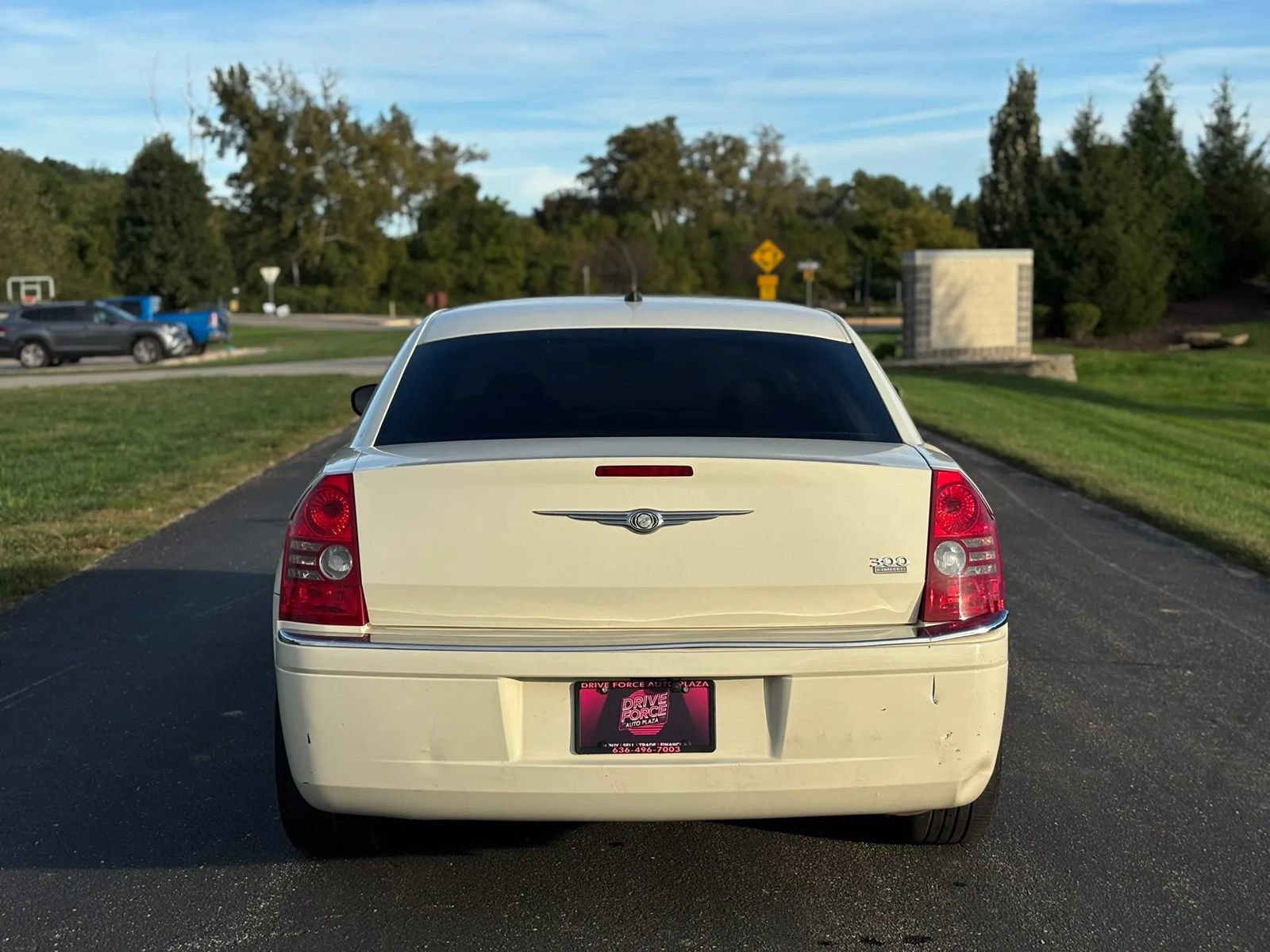 Used 2008 Chrysler 300 Limited RWD image 5