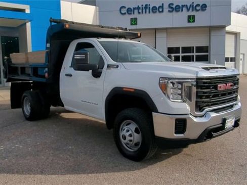 Used 2022 GMC Sierra 3500 Pro w/ Convenience Package image 2