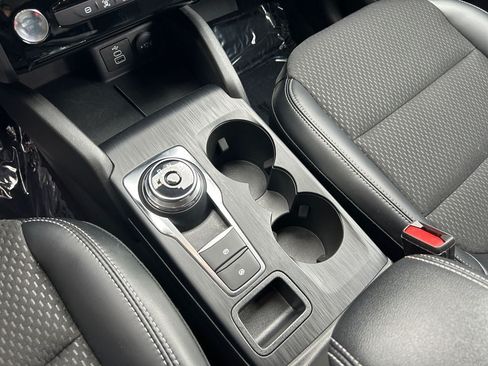 Used 2025 Ford Escape SE FWD image 18