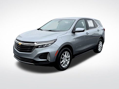 Used 2023 Chevrolet Equinox LT image 3
