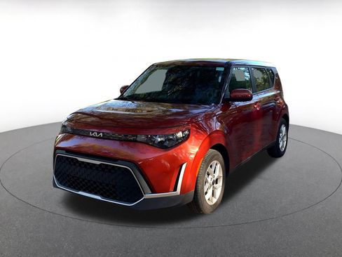 Used 2025 Kia Soul LX w/ LX Technology Package image 3