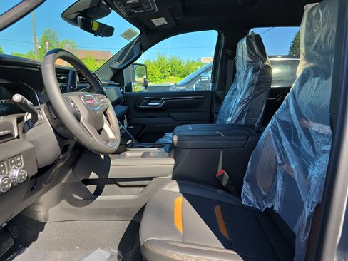 New 2026 GMC Sierra 2500 AT4 w/ AT4 Premium Plus Package AWD/4WD image 13