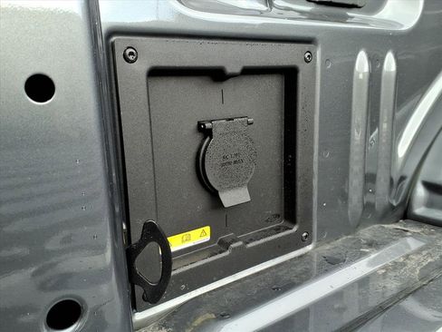 New 2025 Ford F150 Lariat w/ Equipment Group 502A High image 9