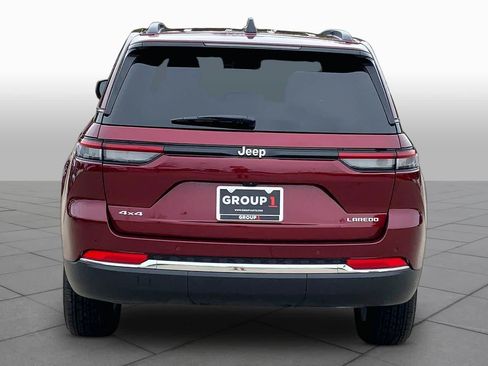 Used 2025 Jeep Grand Cherokee Laredo AWD/4WD image 5