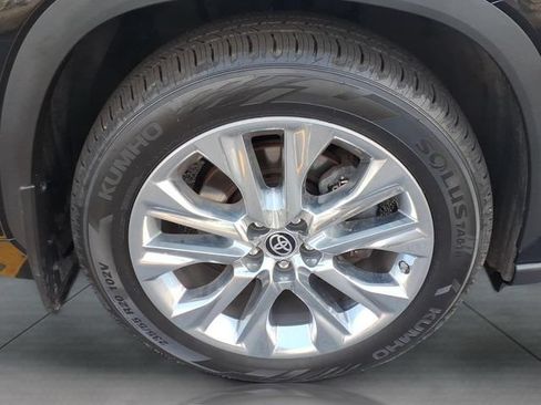 Used 2023 Toyota Highlander Limited AWD/4WD image 32