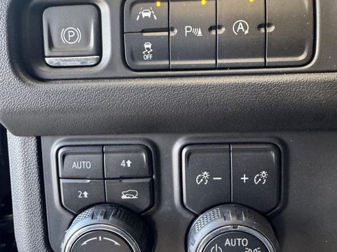Used 2023 Chevrolet Tahoe LT AWD/4WD image 11