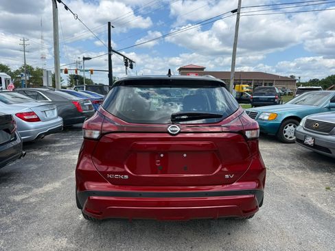 Used 2021 Nissan Kicks SV FWD image 5