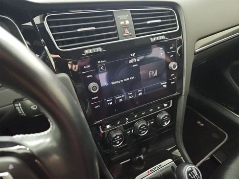 Used 2018 Volkswagen Golf R 4-Door image 27