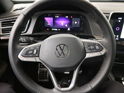 Used 2025 Volkswagen Atlas Cross Sport SEL R-Line image 25