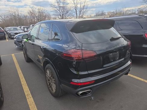 Used 2018 Porsche Cayenne Platinum Edition image 2