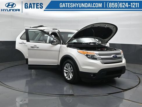 Used 2015 Ford Explorer XLT w/ Equipment Group 202B AWD/4WD image 57
