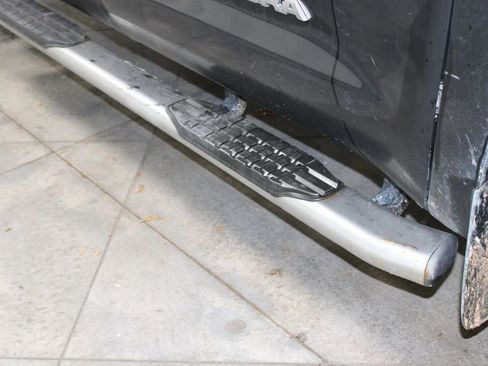 Used 2012 Toyota Tundra 4x4 CrewMax image 13