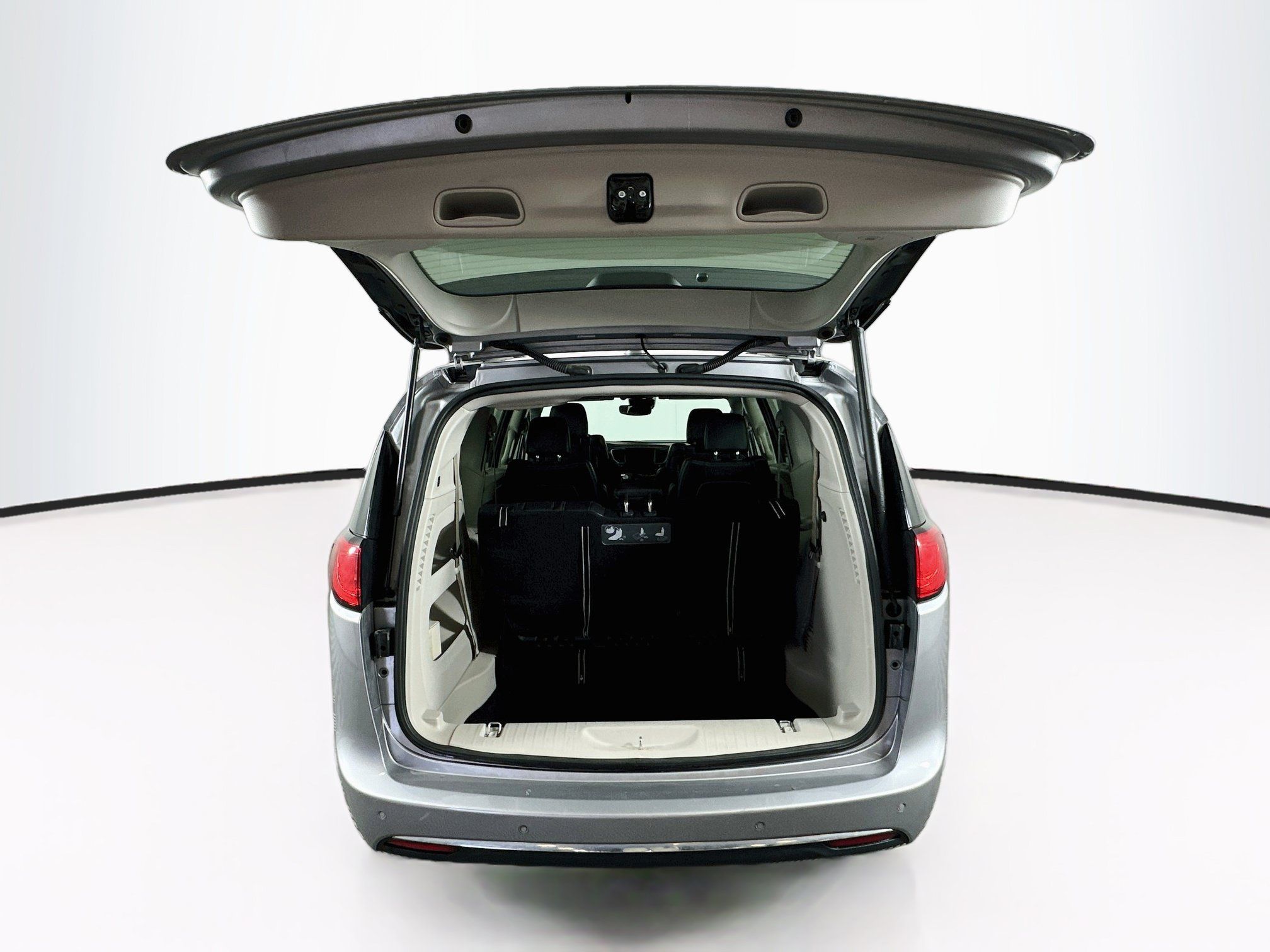 Used 2019 Chrysler Pacifica Touring-L Plus w/ Advanced Safetytec Group FWD image 31