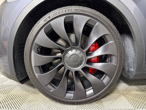 Used 2022 Tesla Model Y Performance AWD/4WD image 19