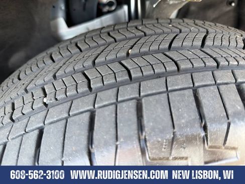 Used 2025 Jeep Grand Cherokee Altitude AWD/4WD image 29