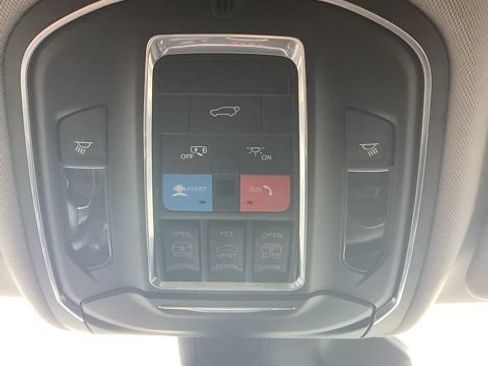Used 2021 Jeep Grand Cherokee L Limited AWD/4WD image 29