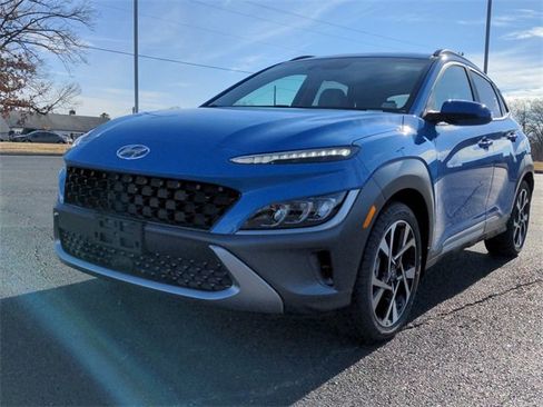 Used 2022 Hyundai Kona Limited w/ Winter Weather Package image 7