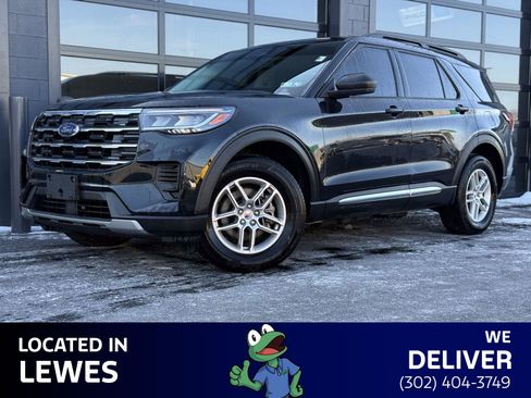 Used 2025 Ford Explorer Active image 1