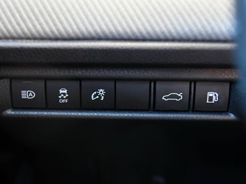Used 2025 Toyota Camry SE FWD image 35