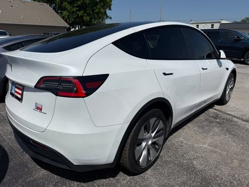 Used 2021 Tesla Model Y Long Range AWD/4WD image 16