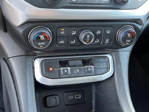 Used 2023 GMC Acadia SLE w/ Driver Convenience Package FWD image 33